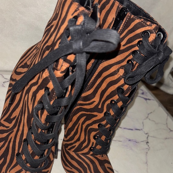 Zebra Print Lace-Up Ankle Boots - Picture 4 of 9